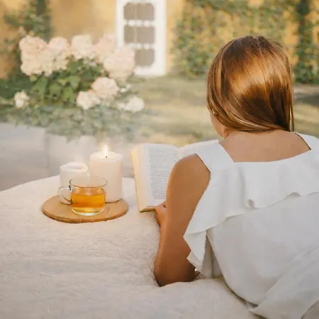 Bubble Tent & Private Wellness Schloss *